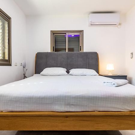 Prime Location - Ocean Apartments - 1 Min From The Beach Tel-Aviv Extérieur photo