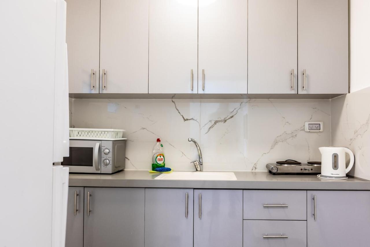 Prime Location - Ocean Apartments - 1 Min From The Beach Tel-Aviv Extérieur photo