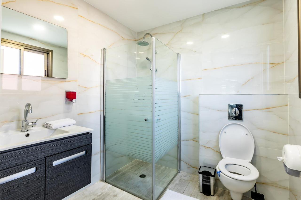 Prime Location - Ocean Apartments - 1 Min From The Beach Tel-Aviv Extérieur photo
